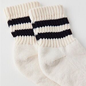 AMERICAN TRENCH WOMENS RETRO QUARTER CREW STRIPE SOCKS CREAM BLACK STRIPE OS NWT